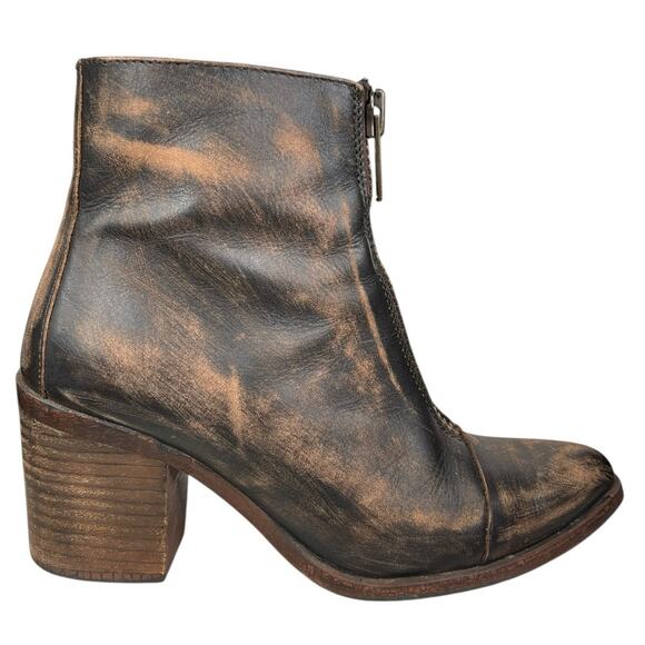 Freebird By Steven Women’s Clair Brown Distressed Ankle Boot Size US 6